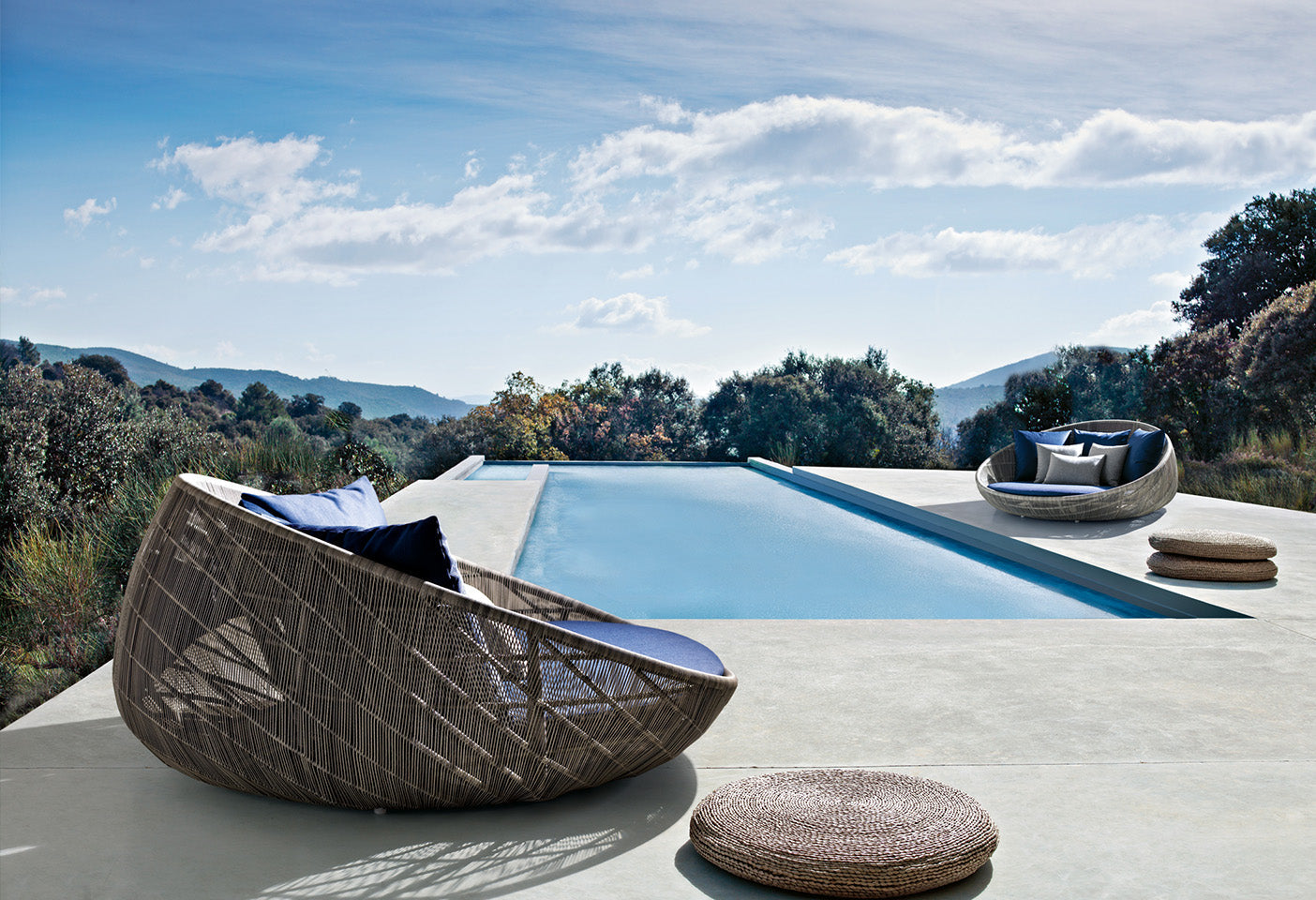 Best of B&B Italia for the outdoors-Space Furniture SG
