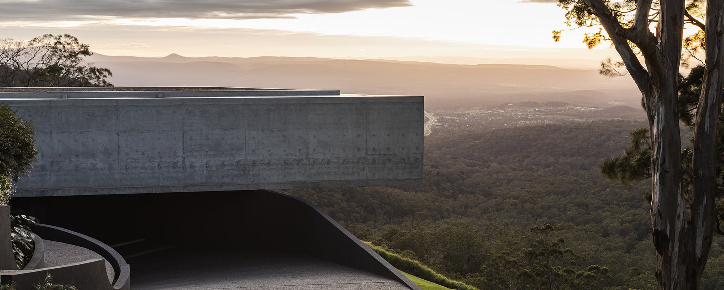 The Cliffhanger, a balance between fortress and retreat-Space Furniture SG
