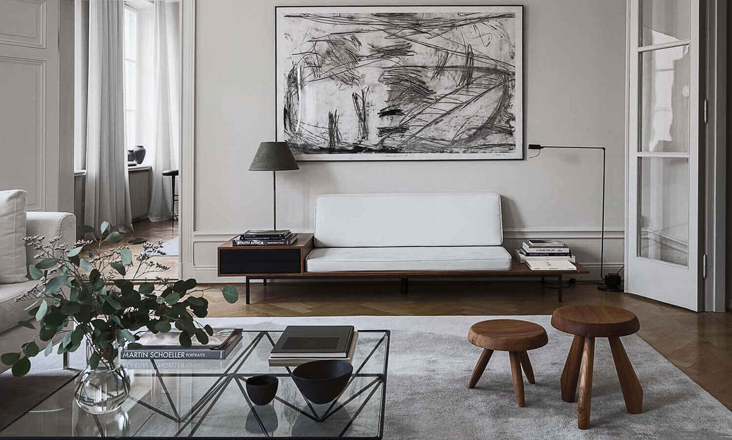 Alanda is back, and with it the 80s-Space Furniture SG
