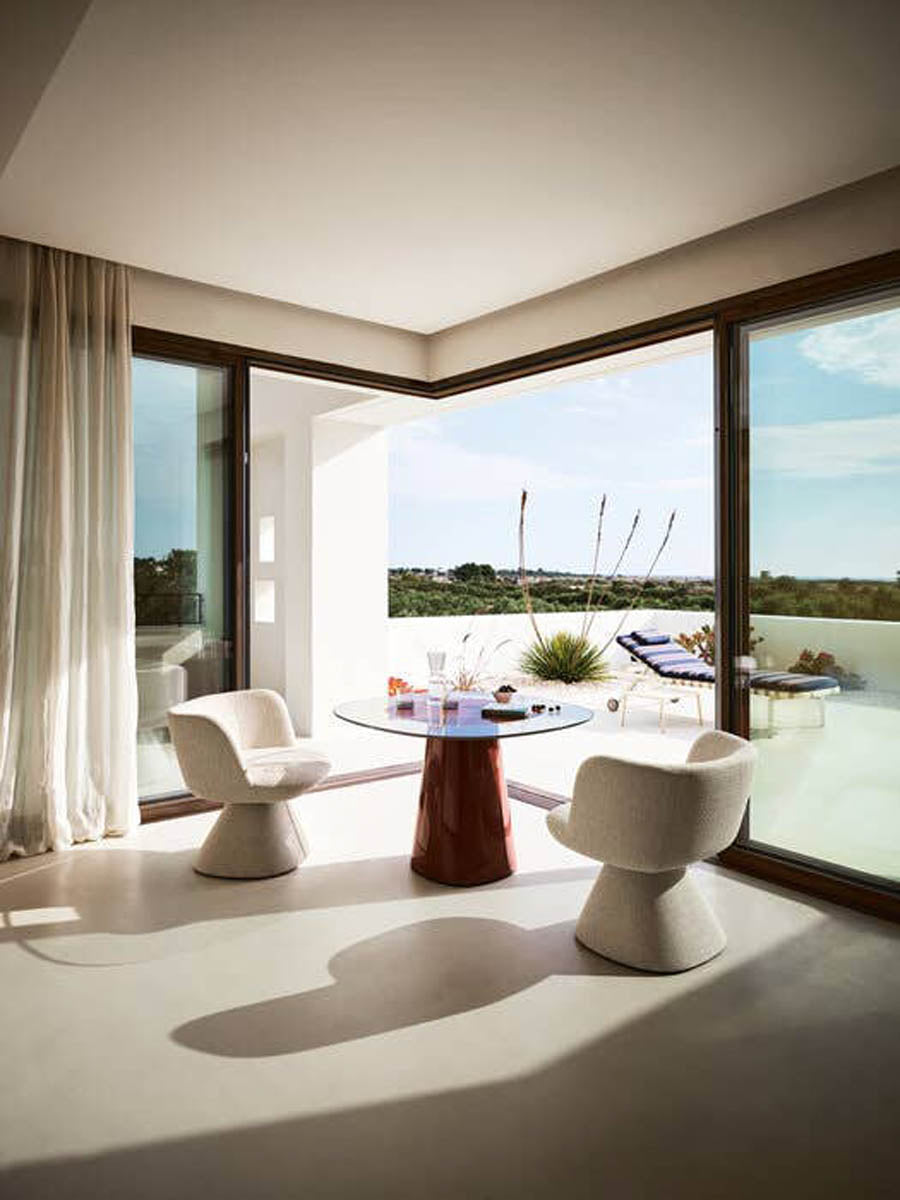 Allure O' Dot Table