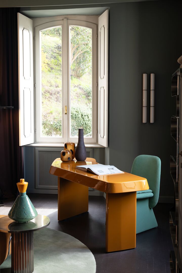 Aegates Desk