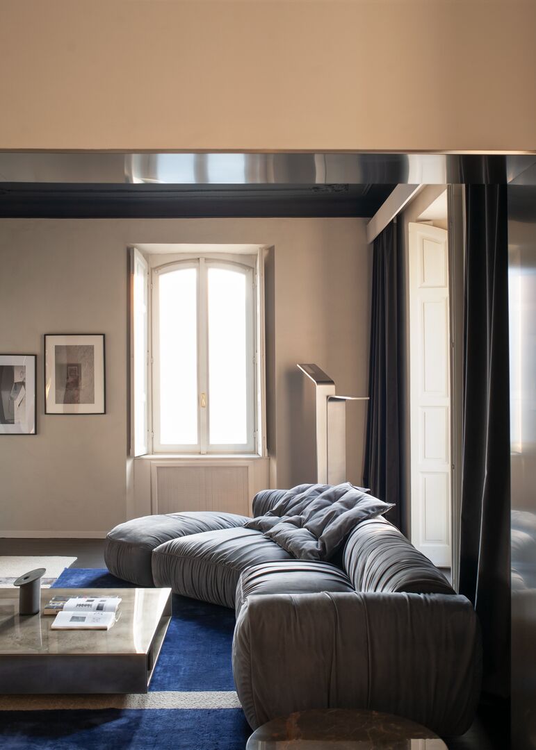 Chicago Sofa