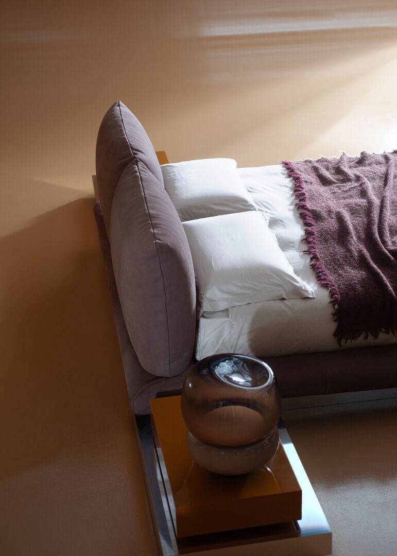 Aura Bed