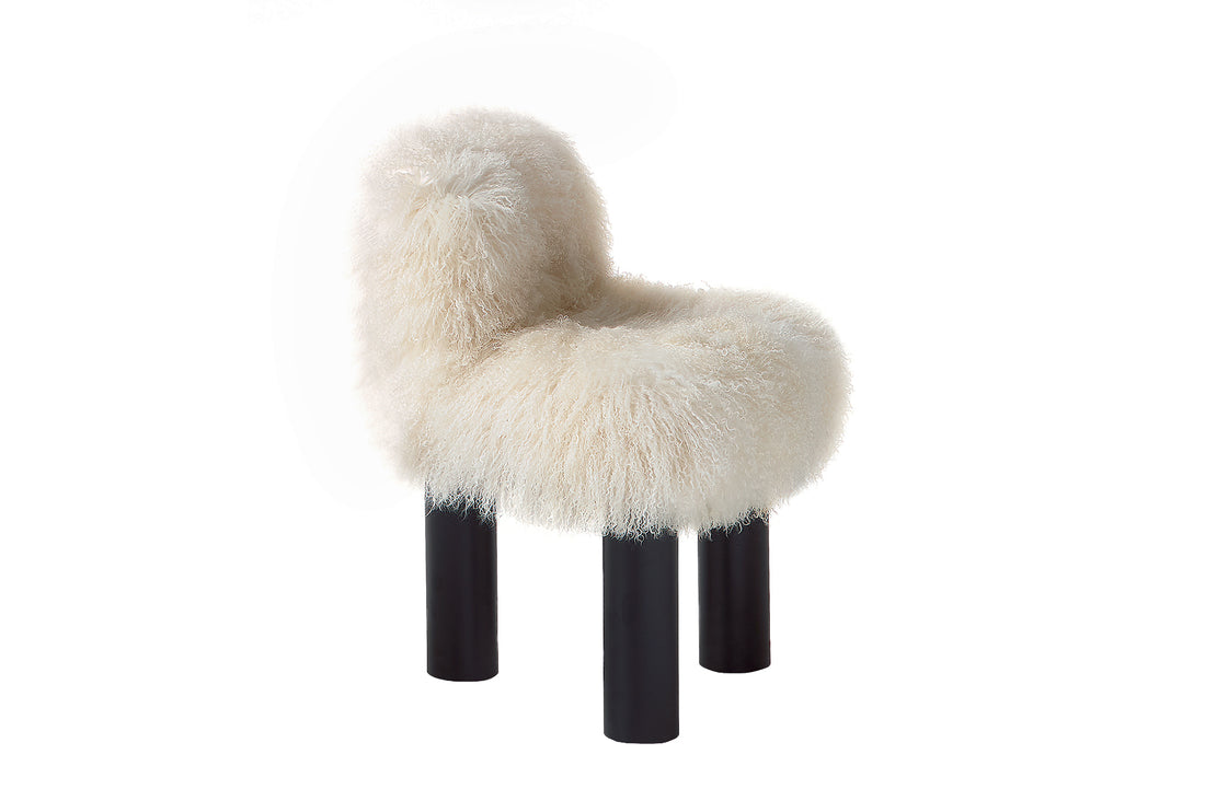 Natural White Fur / Black Lacquered Metal