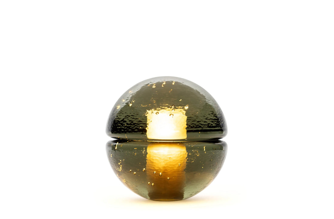 Grey / LED 2500K / 5V USB-C power adapter (not included)