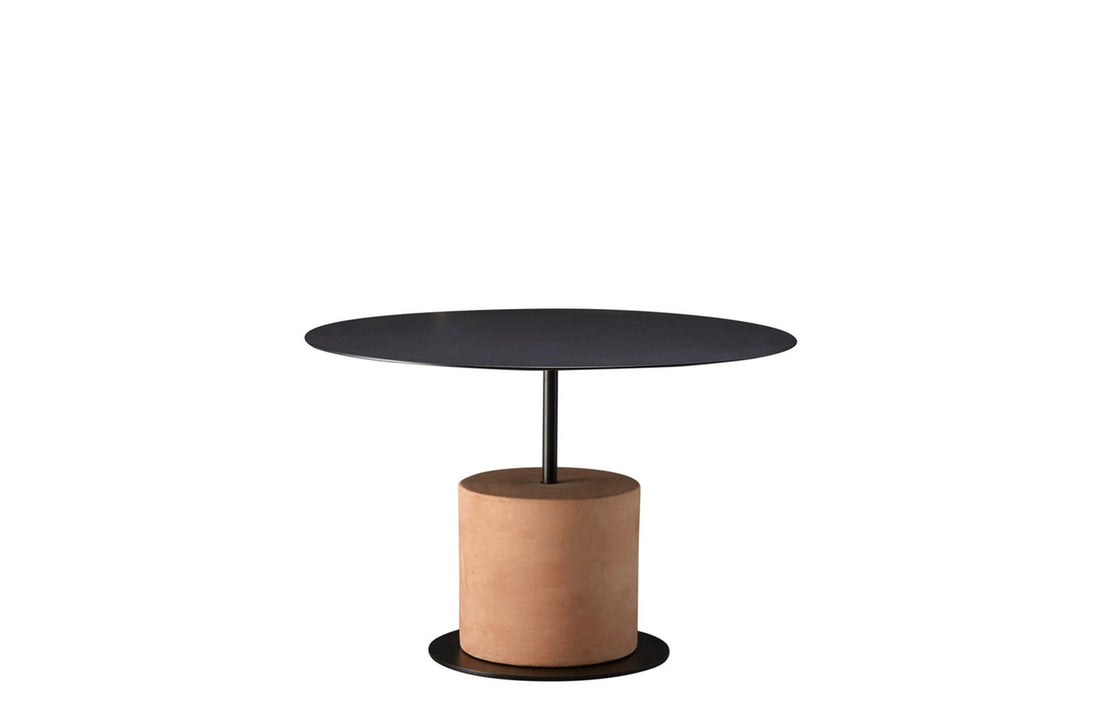 LOT600 / Outdoor Black E02K / Sealed Terracotta H01N
